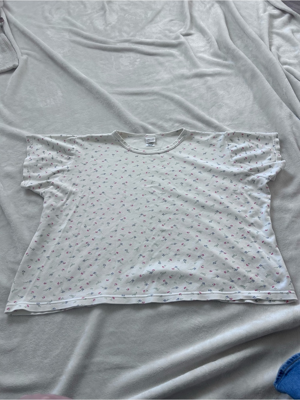 Cherokee Cream Ditsy Floral Print Tee